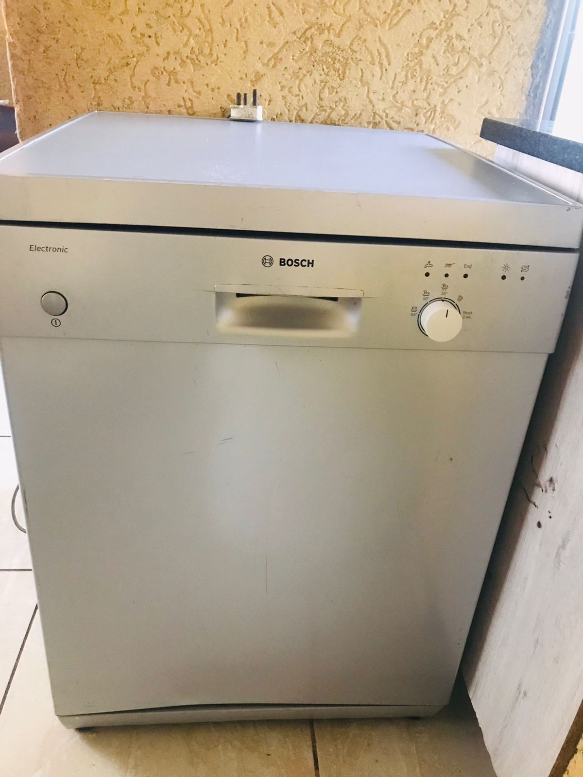 Bosch Secondhand Freestanding Dishwasher – White