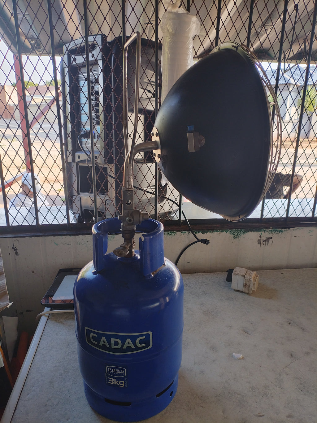 Cadac ga cylinder with heater head