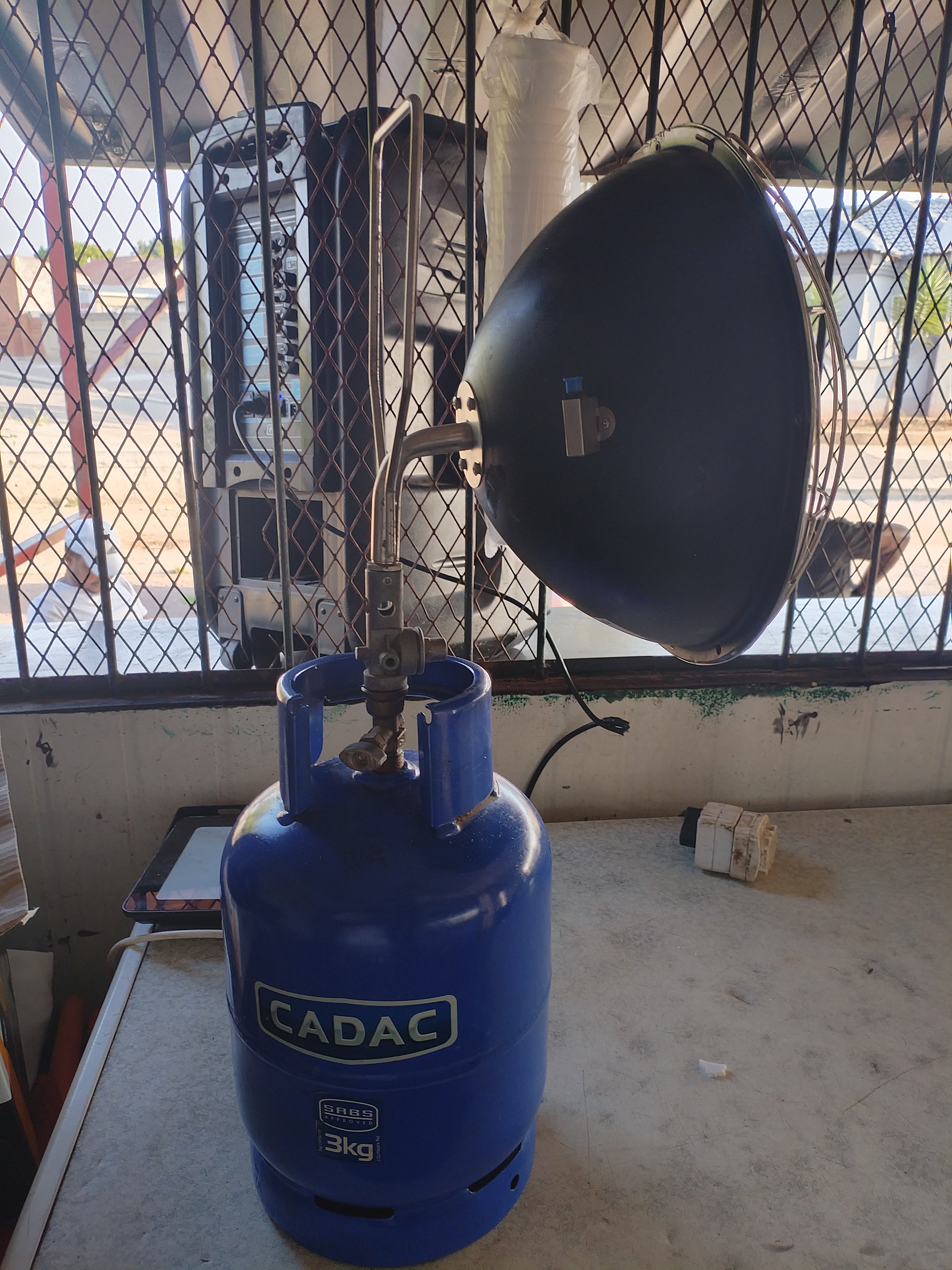 Cadac ga cylinder with heater head