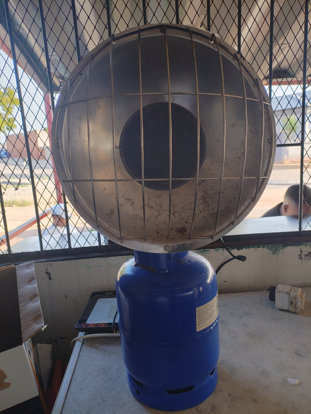 Cadac ga cylinder with heater head